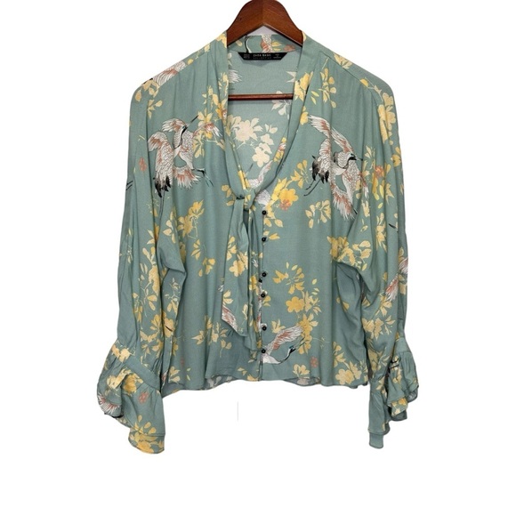 Zara Green Blouse with Heron Print Flowy Top Bell Sleeve Size XS - Picture 2 of 8